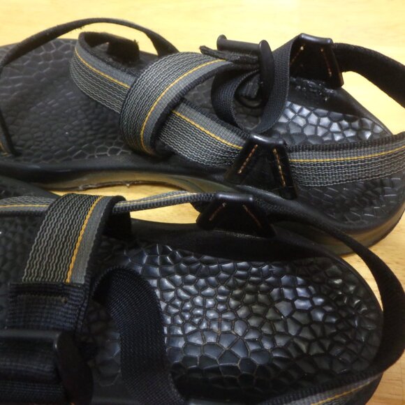 Chaco Men's Updraft Bulloo Sandals Shadow Size 13 Black/Gray. - Picture 8 of 8